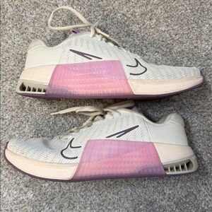 Nike Women's Cream and Purple Metcons 8